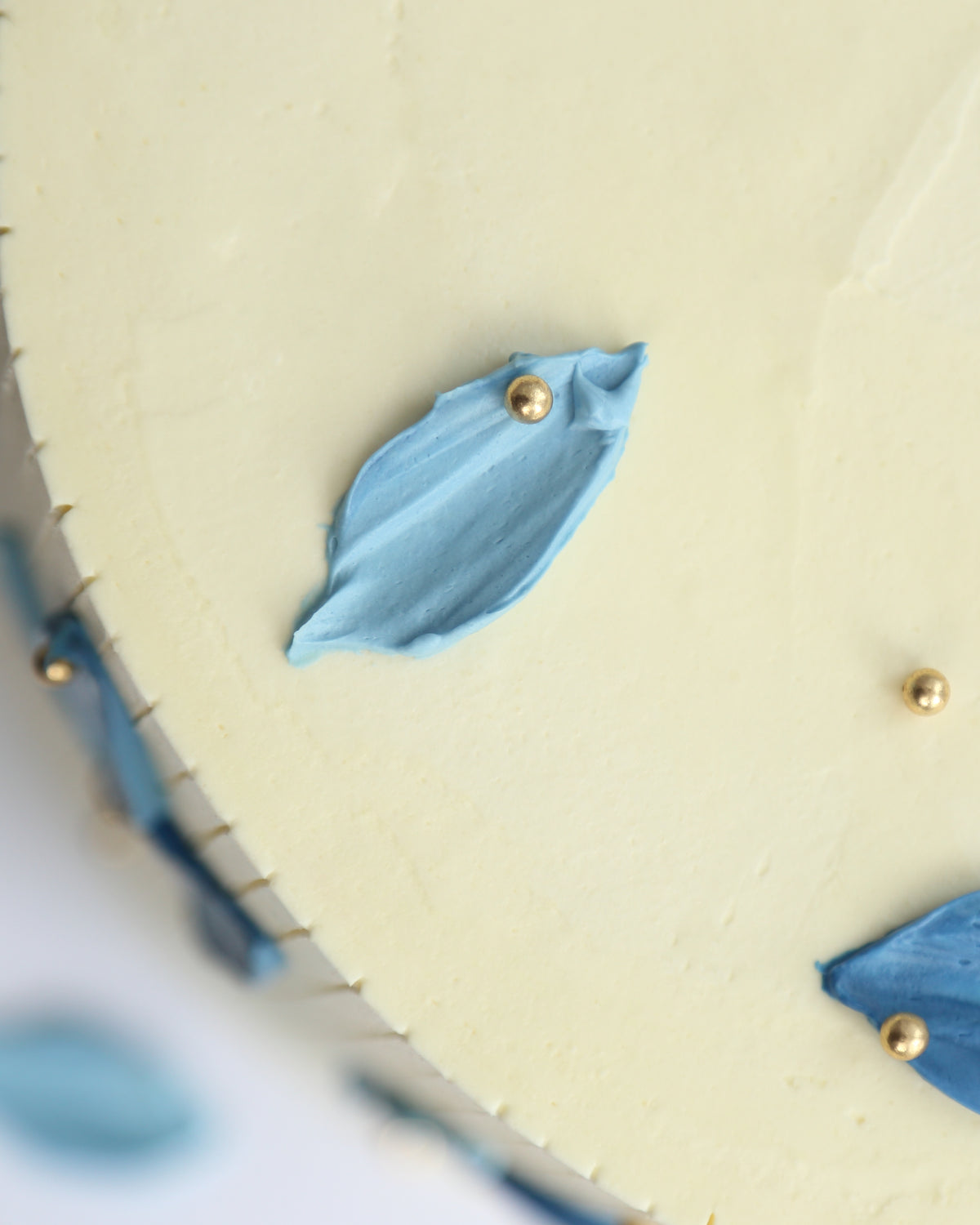 Palette Knife Texture Cake (Royal blue & yellow)