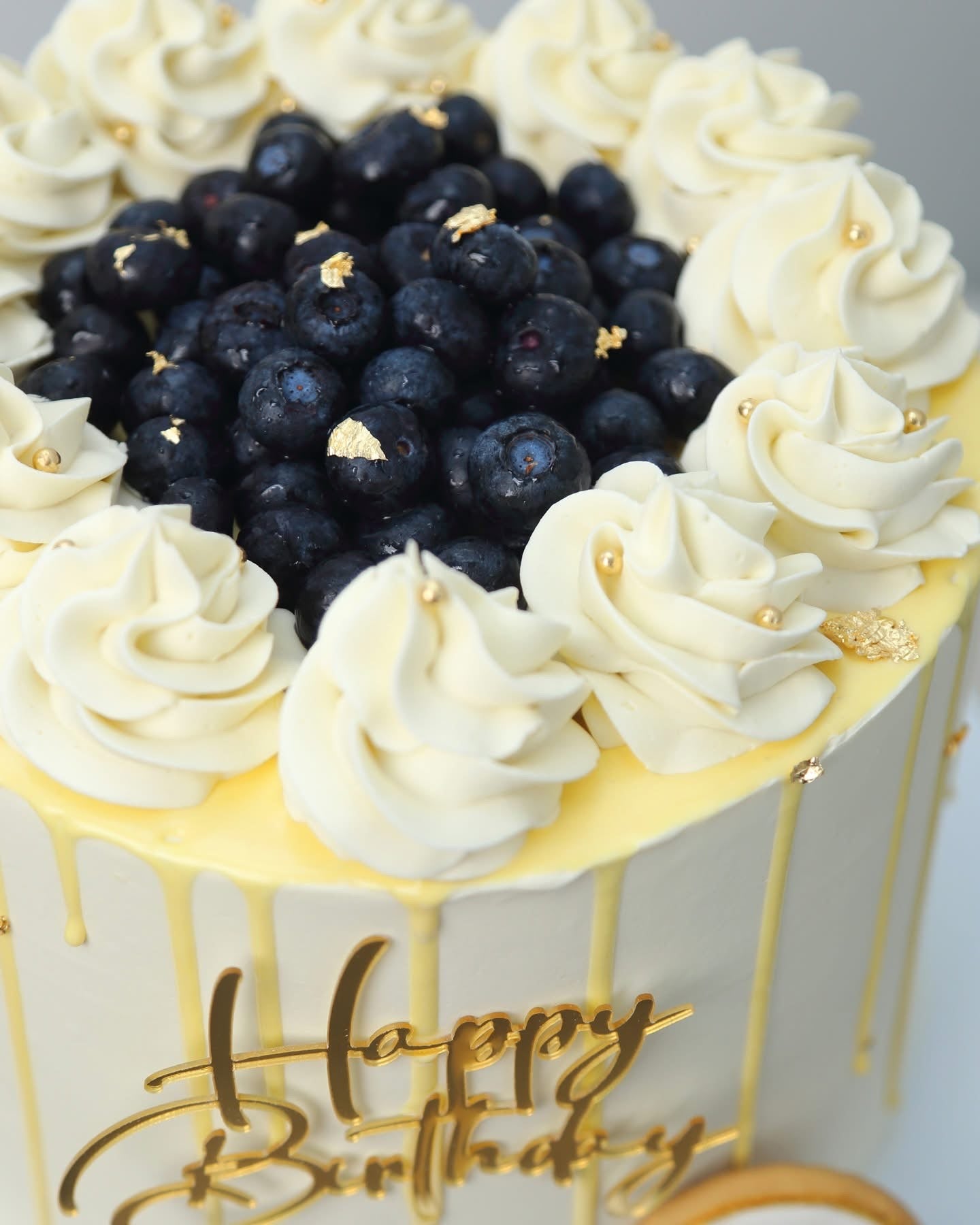 Fresh Blueberry Lemon Drip Cake🍋🫐