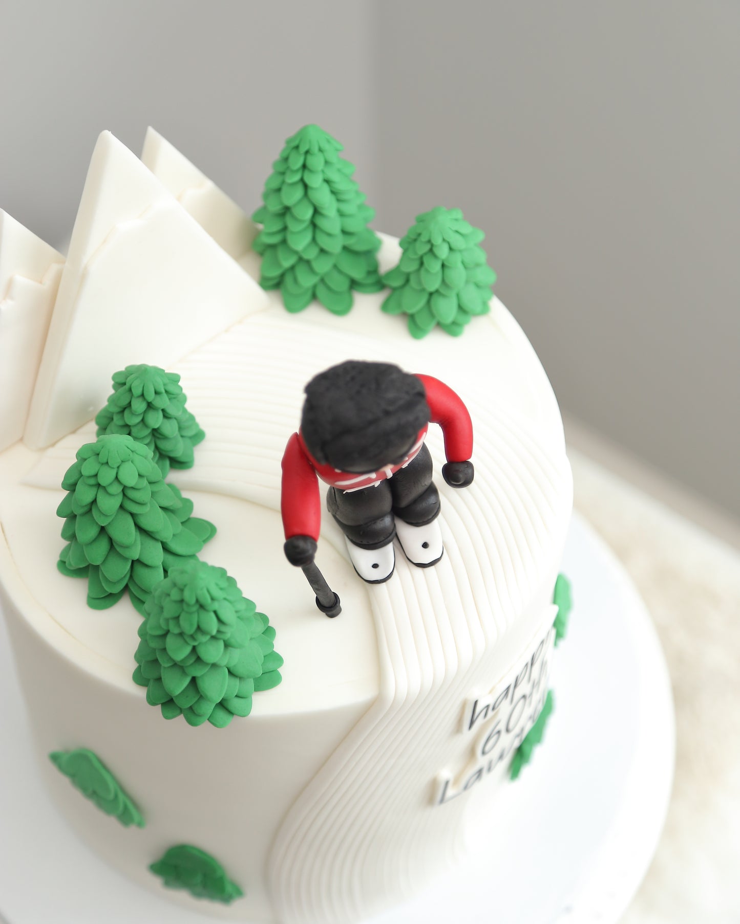 The Snow Mount Skiing Cake