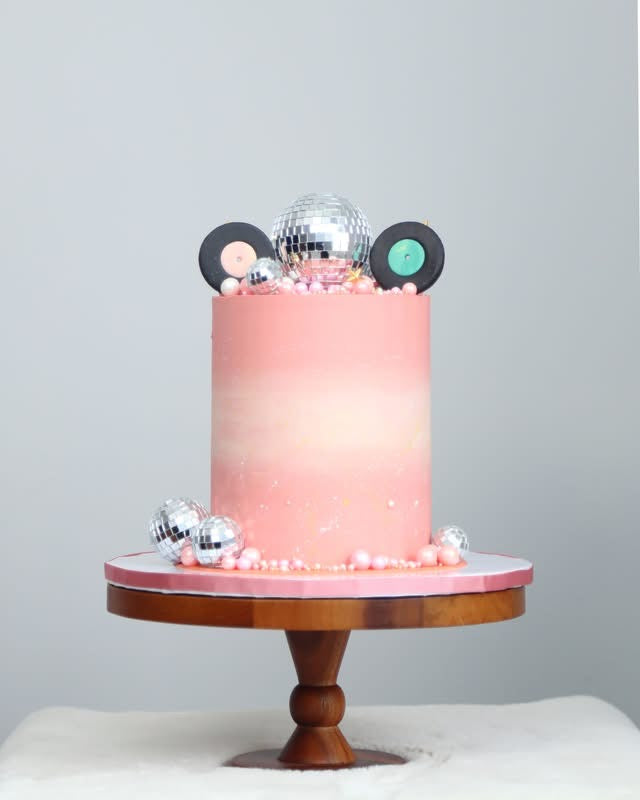 Pink Disco Cake 💃🪩