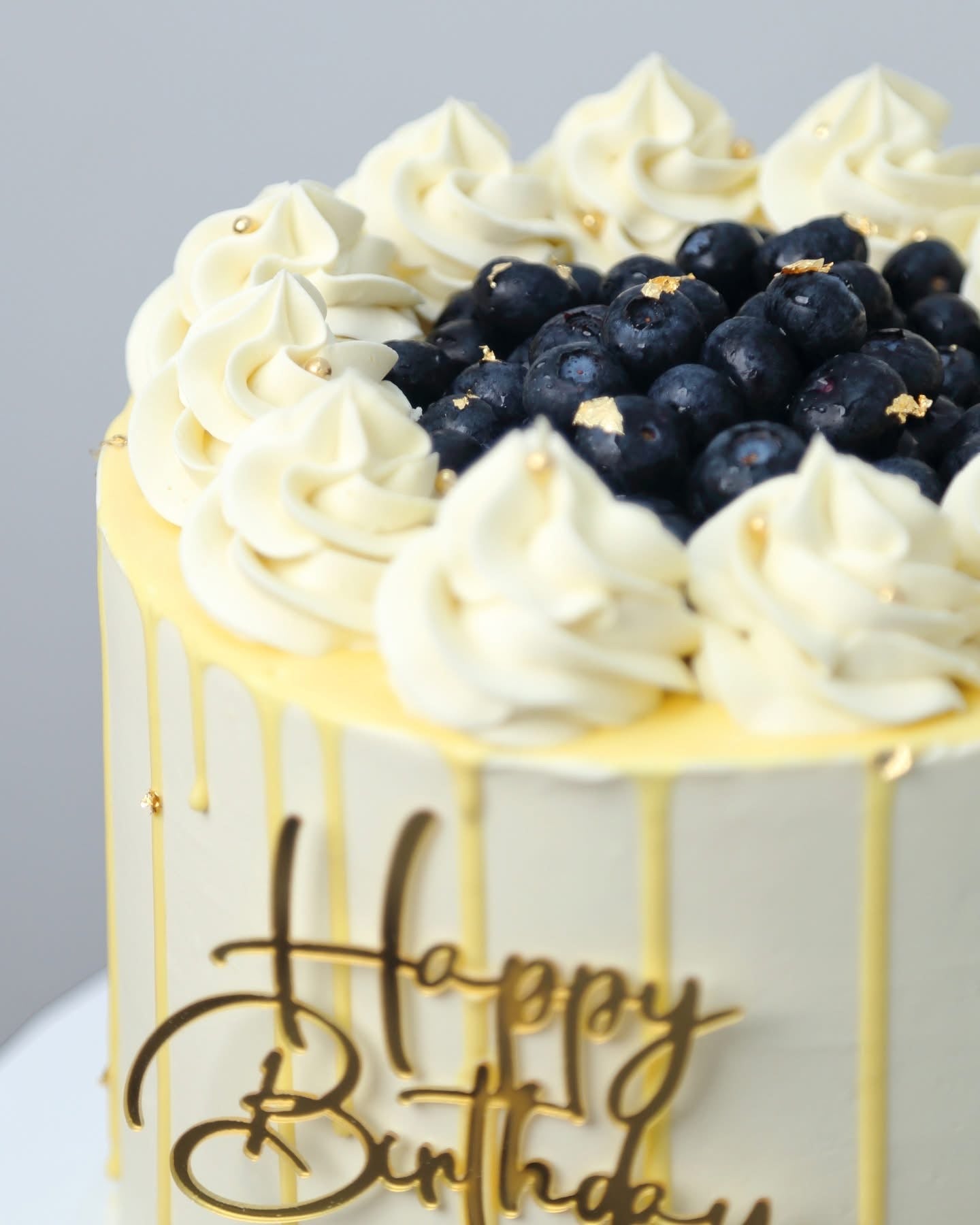 Fresh Blueberry Lemon Drip Cake🍋🫐