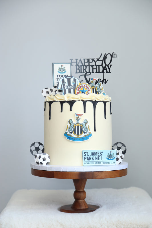 Newcastle Theme Cake ⚽️🏟️