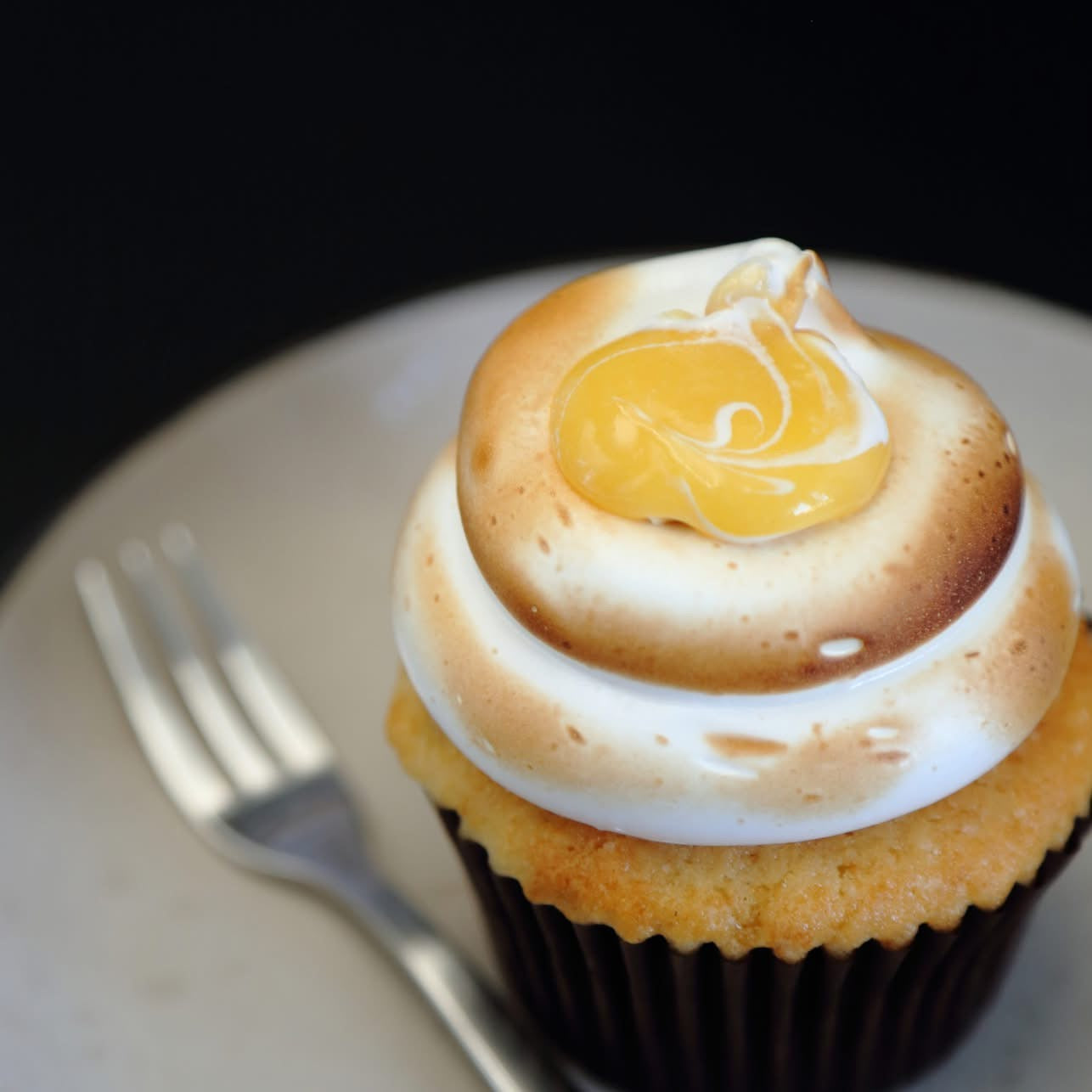 Lemon Meringue Cupcakes (6 pcs box)