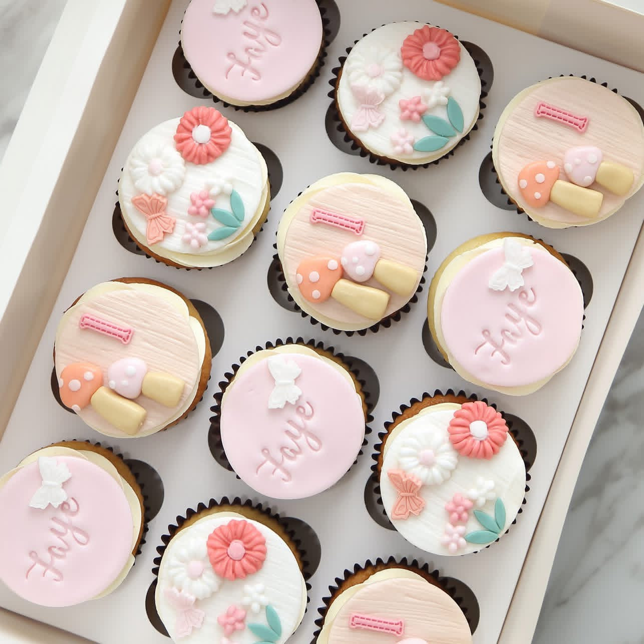 Cupcake with Message (6 pcs) [Mushroom]
