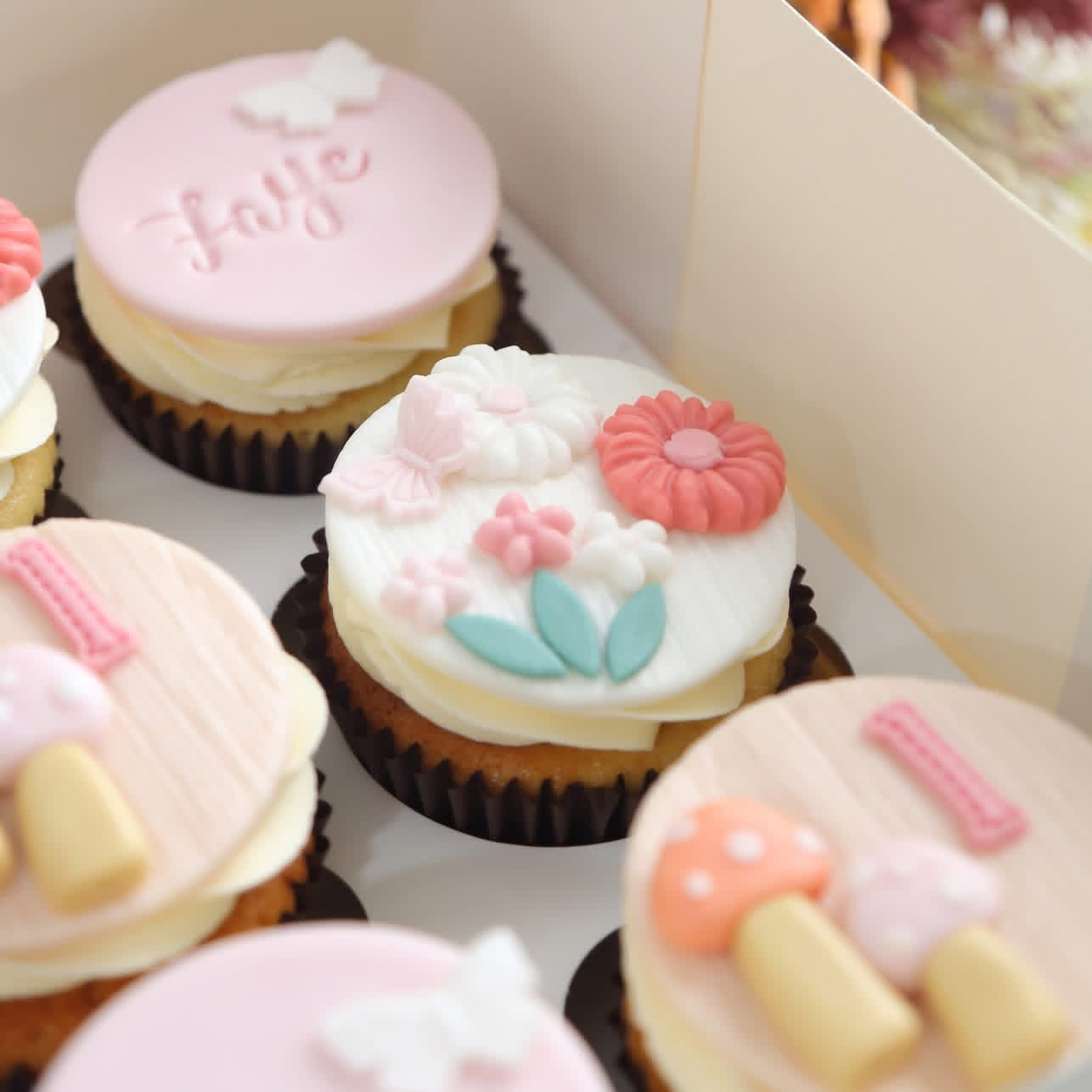 Cupcake with Message (6 pcs) [Mushroom]